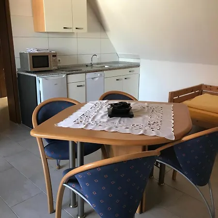 Ferienwohnung Altrip Apartment